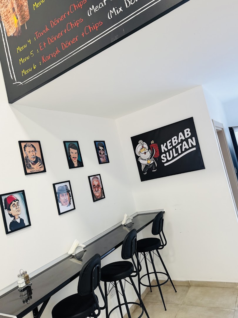 Kebab Sultan tablosu ve bar oturma alanı